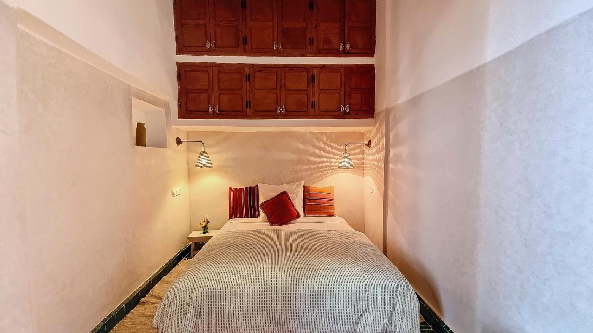 Deluxe Double Room (1 adult + 1 child)